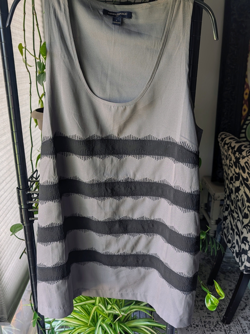 Banana Republic Light Gray Tank with Black Wave Stripes   SZ L